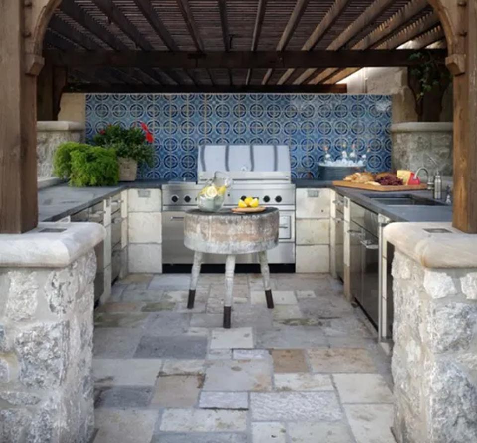 outdoor kitchen